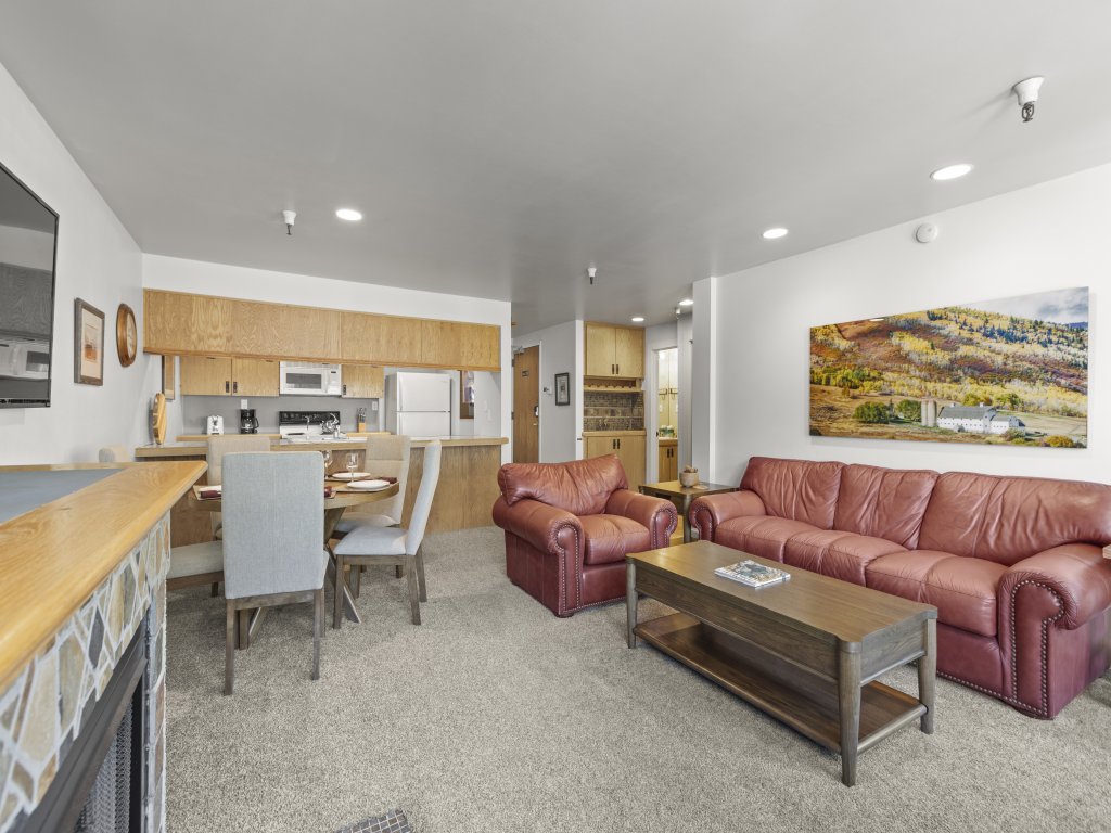 Fashion Coalition 402 Vacation Rental in Park City - RedAwning