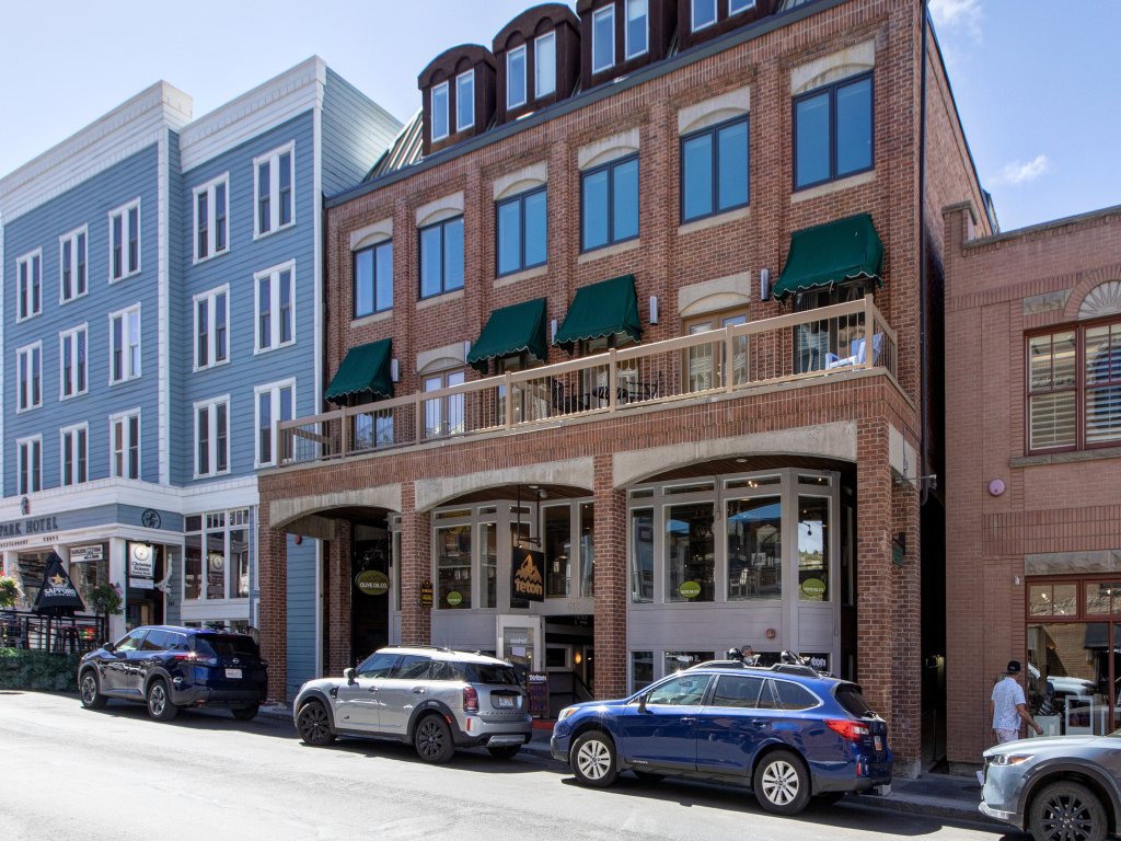 Fashion Coalition 402 Vacation Rental in Park City - RedAwning