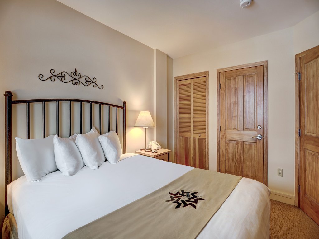 Silver Mill 8200 - 1Br-Walk to Slopes! Kids Ski Free! Vacation Rental in Keystone - RedAwning