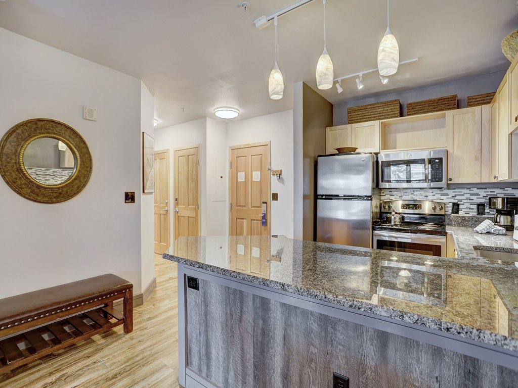 Premier Silver Mill 8229 - 2Br-Walk to Slopes! Kids Ski Free! Vacation Rental in Keystone - RedAwning