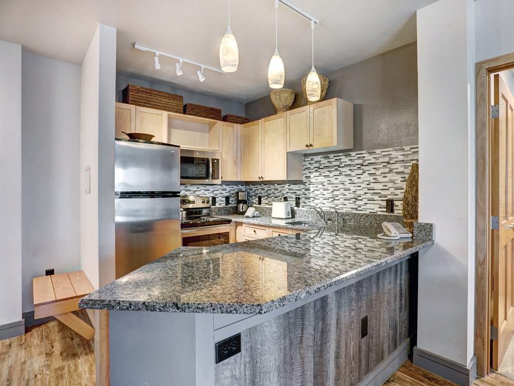 Premier Silver Mill 8229 - 2Br-Walk to Slopes! Kids Ski Free! Vacation Rental in Keystone - RedAwning