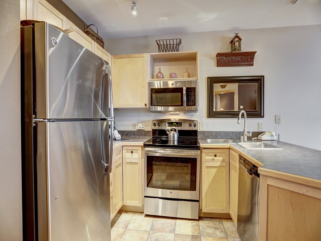 Silver Mill 8253 - 1Br-Walk to Slopes! Kids Ski Free! Vacation Rental in Keystone - RedAwning