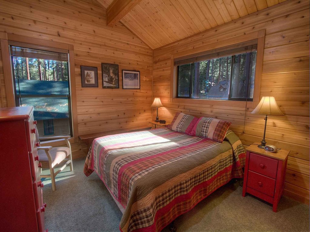NVH1423 - Smokey Joes Vacation Rental in Zephyr Cove - RedAwning