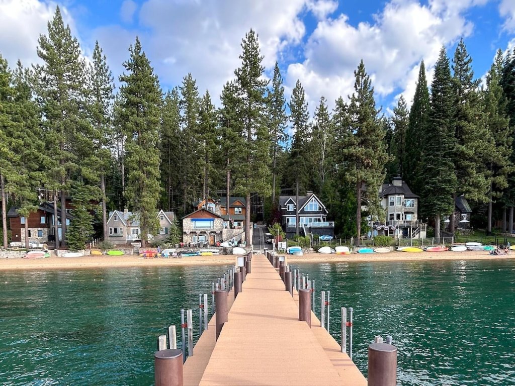 NVH1423 - Smokey Joes Vacation Rental in Zephyr Cove - RedAwning