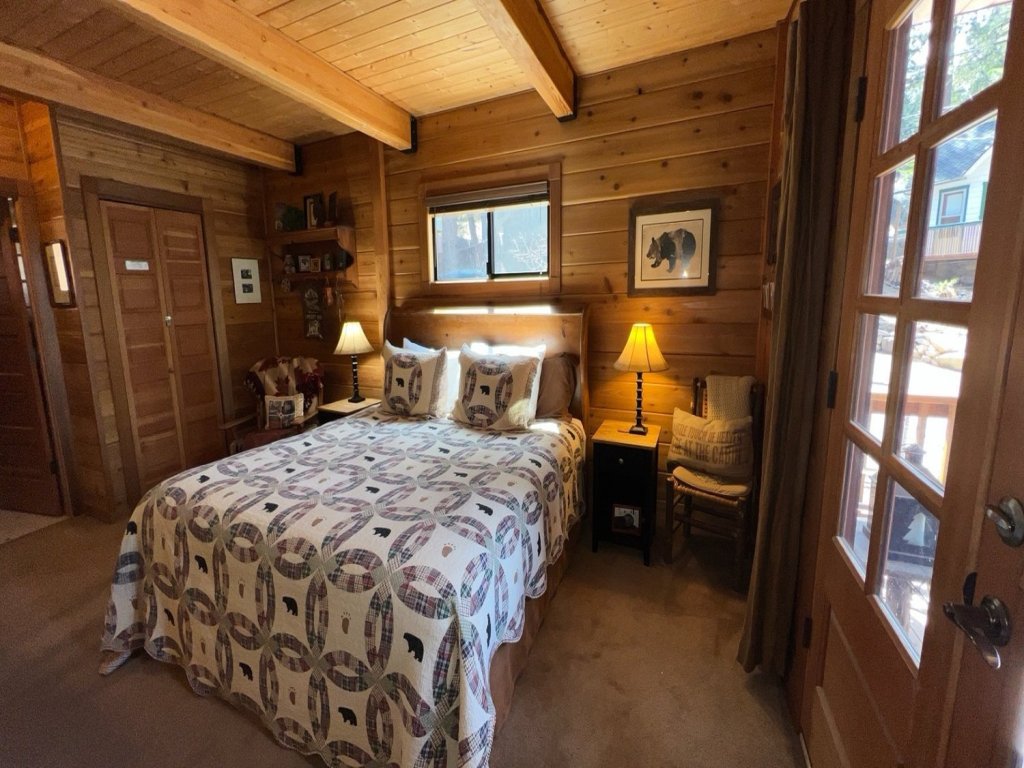 NVH1423 - Smokey Joes Vacation Rental in Zephyr Cove - RedAwning
