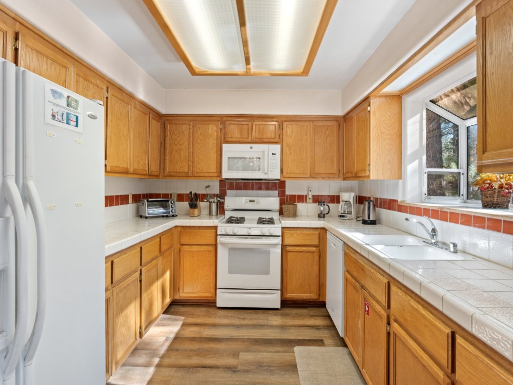 COH0887 - Pine Haven Vacation Rental in California - RedAwning