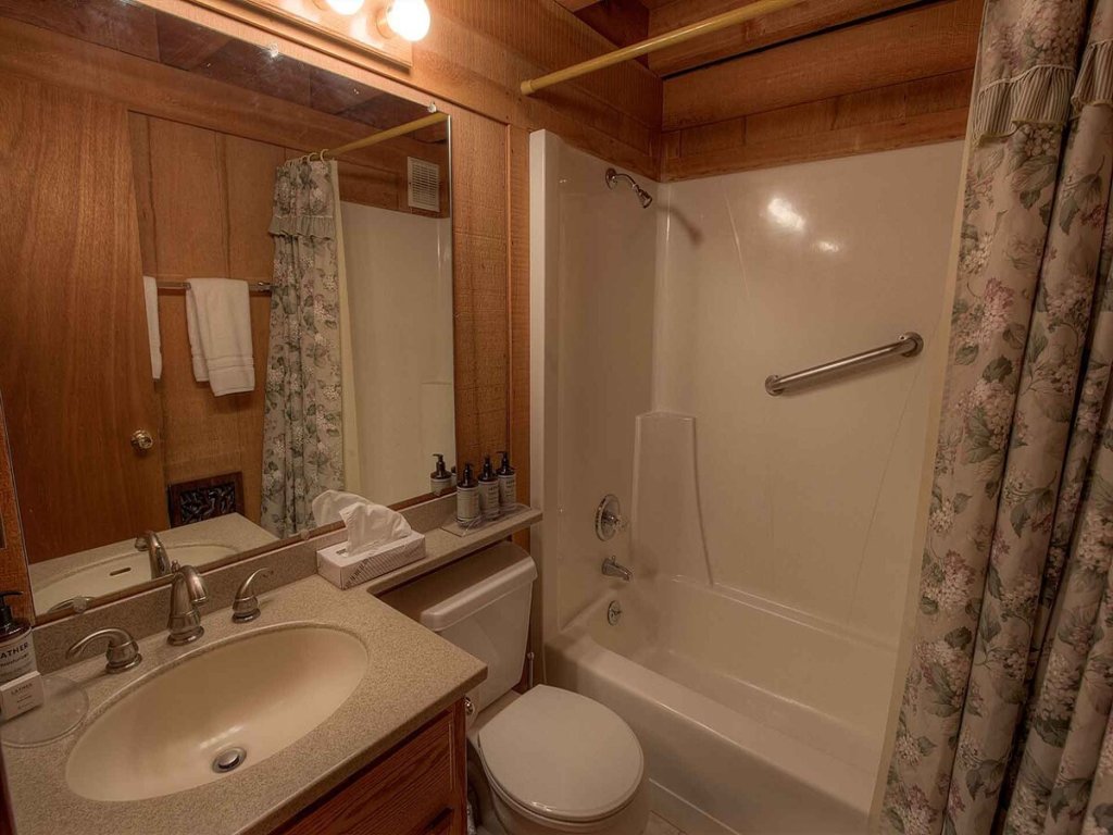 LVC0884 - Chimney Rock Condo Vacation Rental in Stateline - RedAwning
