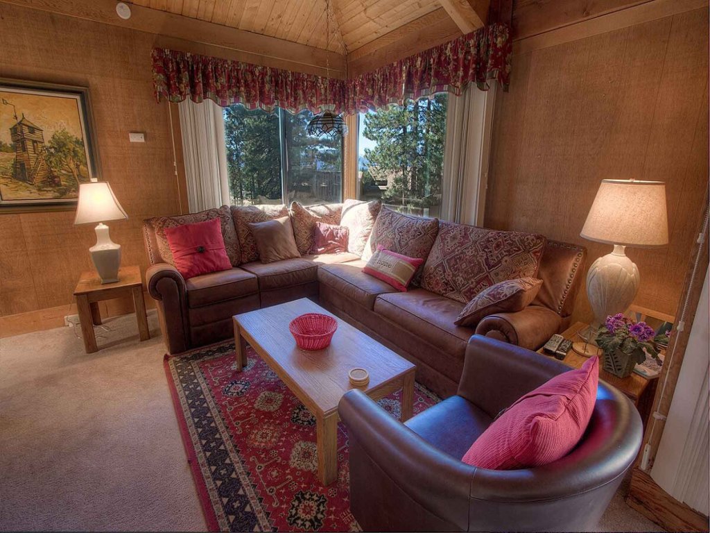 LVC0884 - Chimney Rock Condo Vacation Rental in Stateline - RedAwning