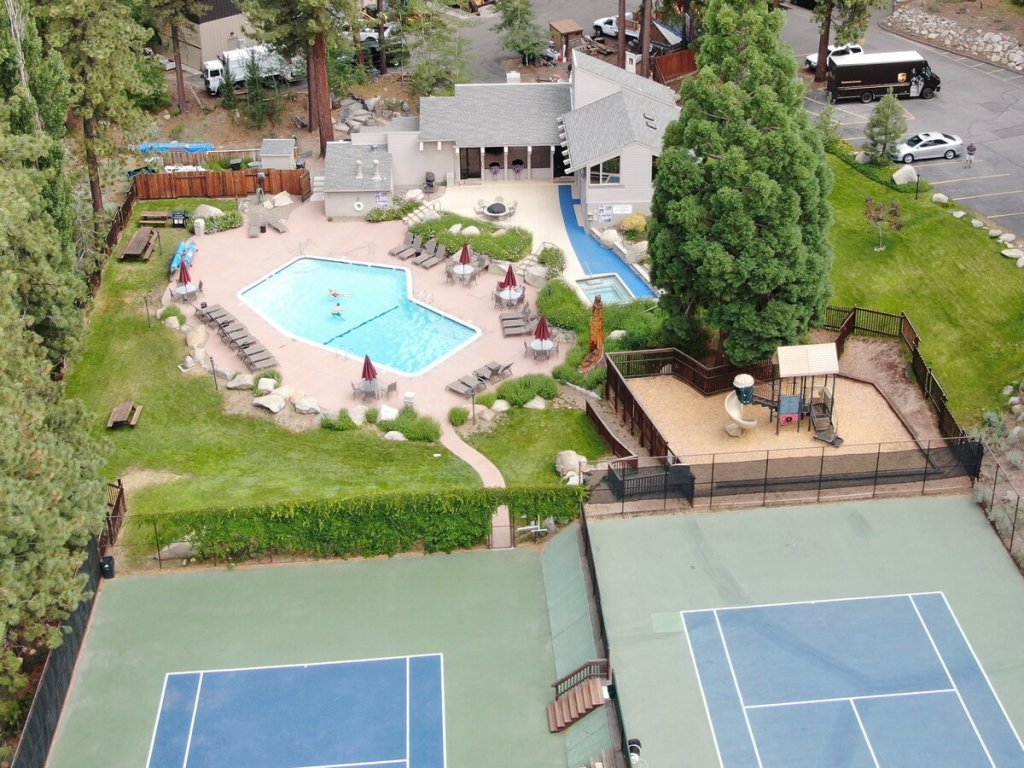 LVC0884 - Chimney Rock Condo Vacation Rental in Stateline - RedAwning