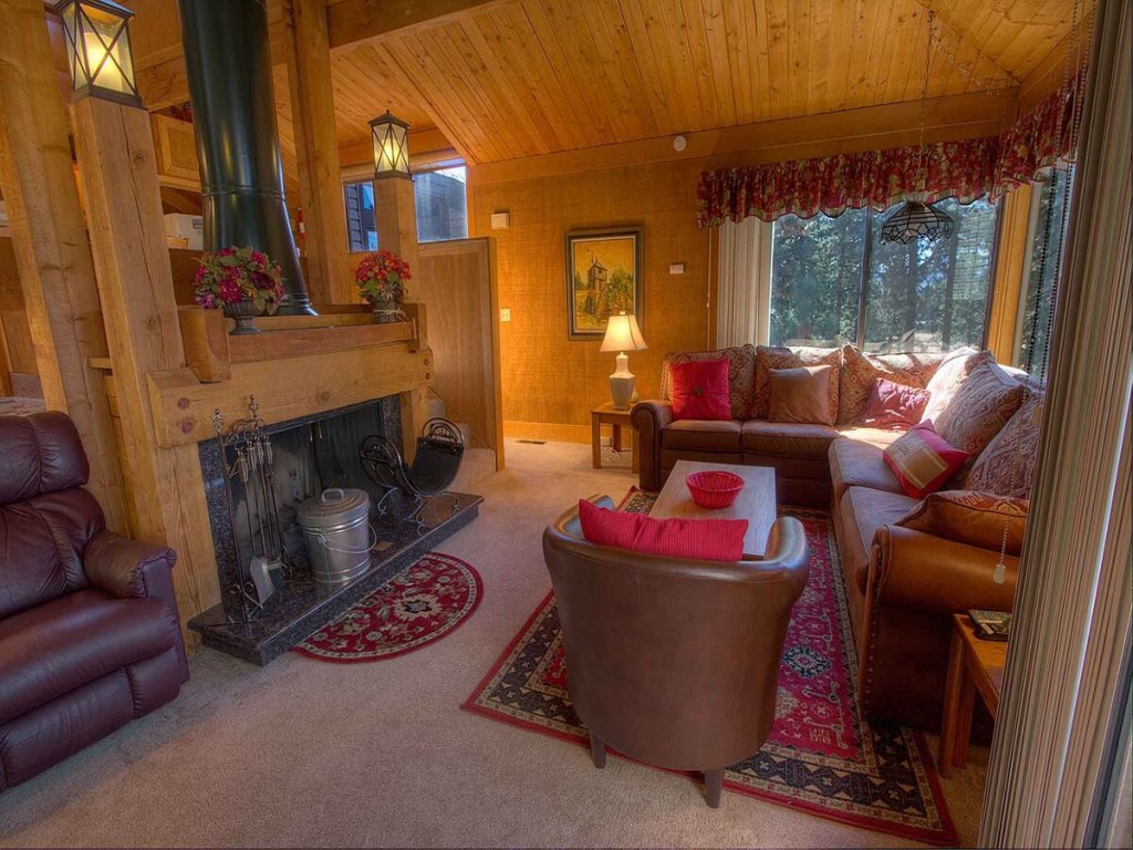 LVC0884 - Chimney Rock Condo Vacation Rental in Stateline - RedAwning
