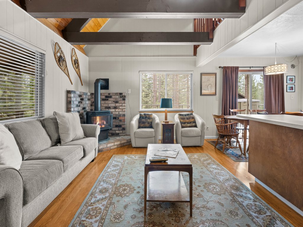 COH0862 - Cozy Cabin Vacation Rental in California - RedAwning