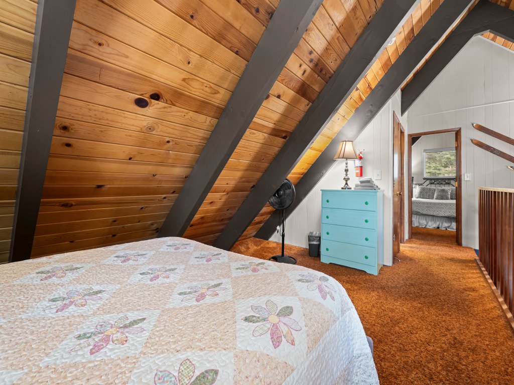 COH0862 - Cozy Cabin Vacation Rental in California - RedAwning