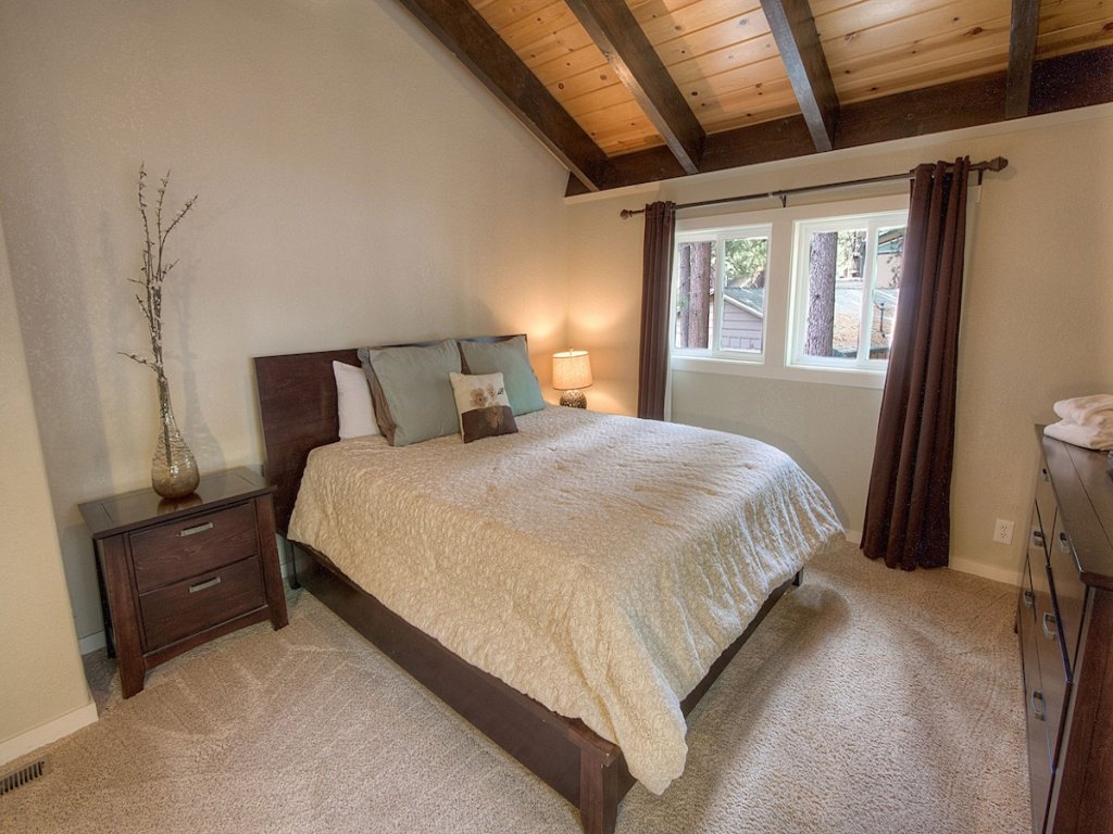 HCH0827 -Snowshoe Chalet Vacation Rental in California - RedAwning