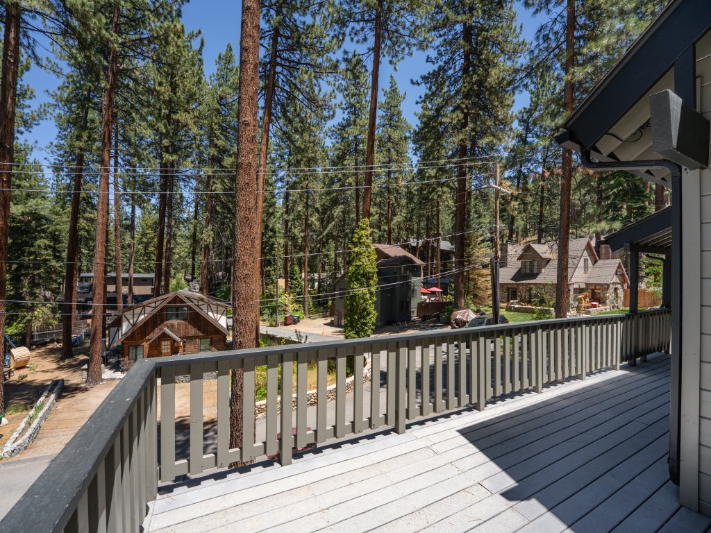 NVH1001 - Foothill Folly · Vacation Rental in Zephyr Cove - RedAwning