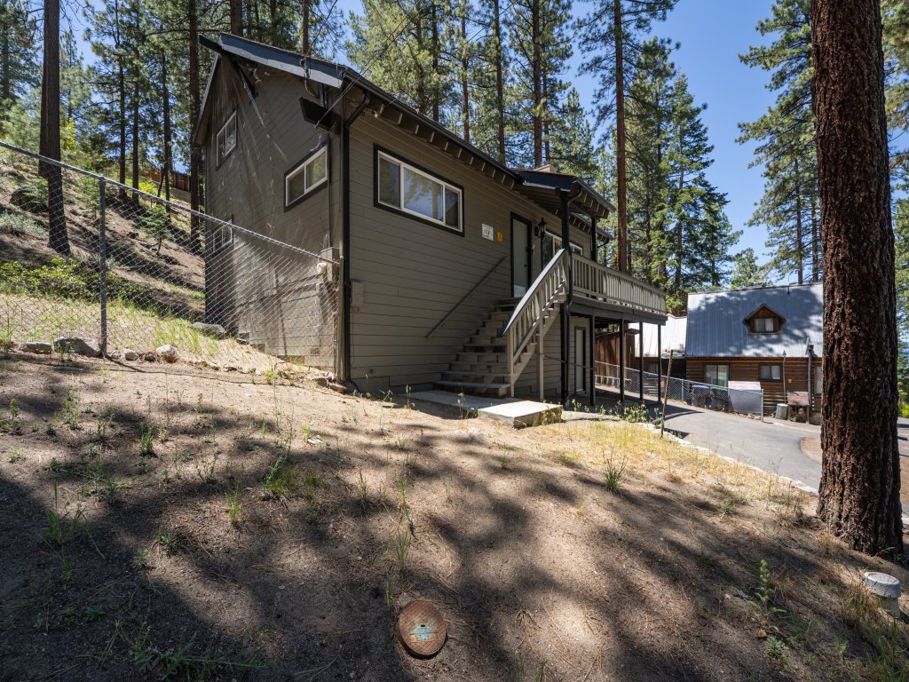 NVH1001 - Foothill Folly · Vacation Rental in Zephyr Cove - RedAwning