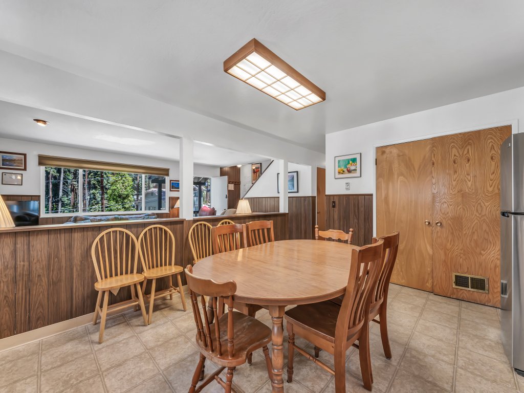 NVH1001 - Foothill Folly · Vacation Rental in Zephyr Cove - RedAwning