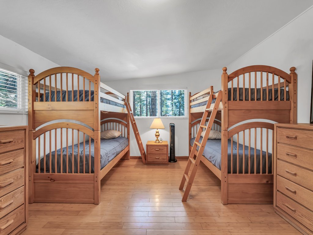 NVH1001 - Foothill Folly · Vacation Rental in Zephyr Cove - RedAwning