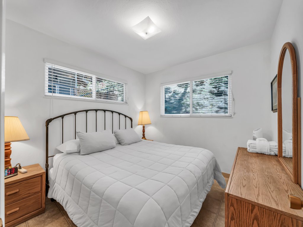 NVH1001 - Foothill Folly · Vacation Rental in Zephyr Cove - RedAwning