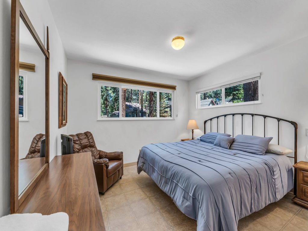 NVH1001 - Foothill Folly · Vacation Rental in Zephyr Cove - RedAwning