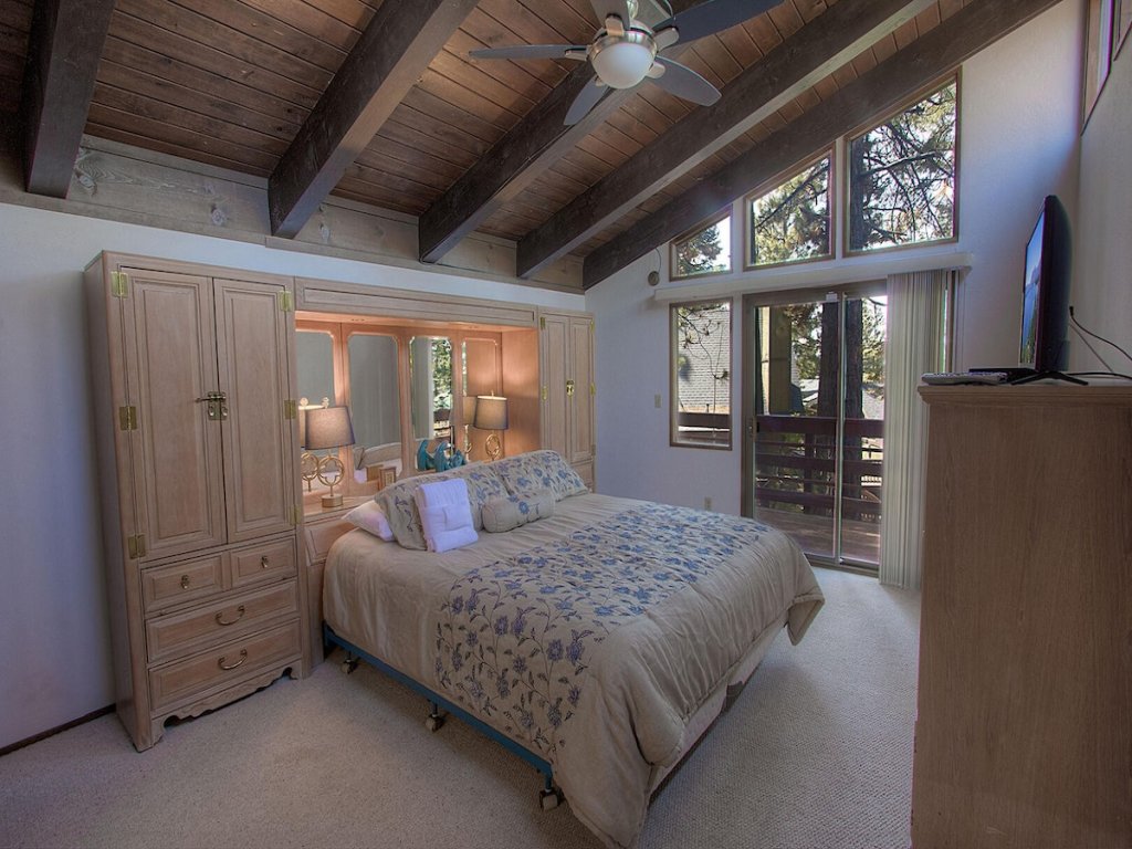 HCH1046 - Cold Montgomery Creek Vacation Rental in California - RedAwning