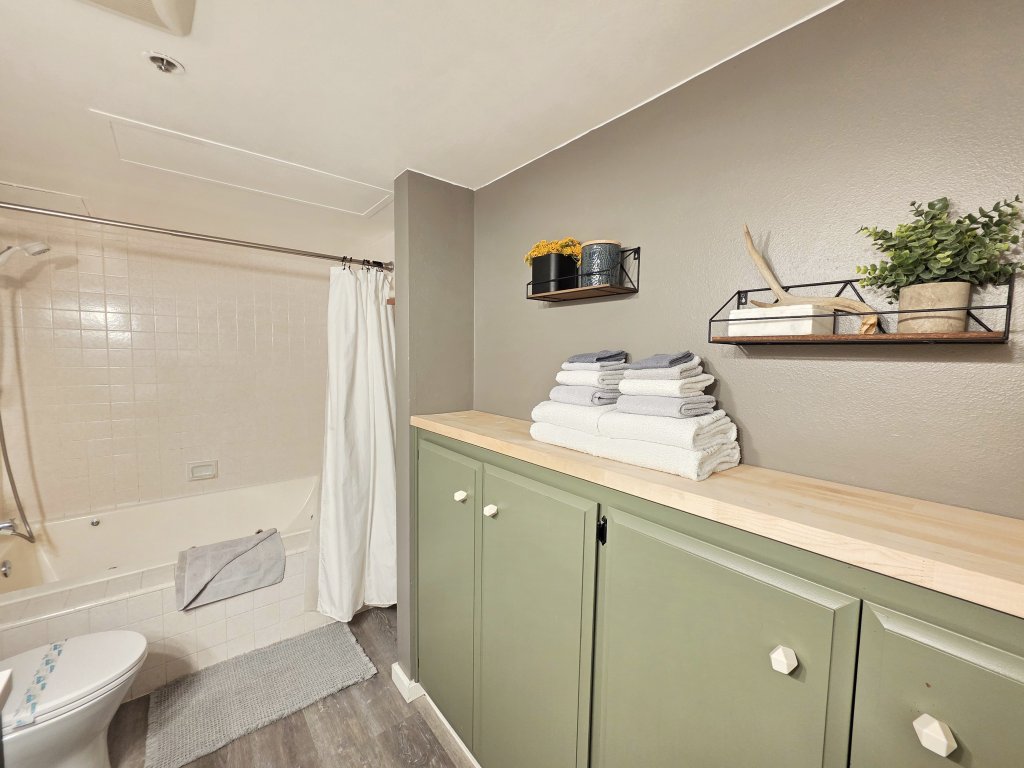 IVC0651 - Taste of Burgundy Vacation Rental in Incline Village - RedAwning