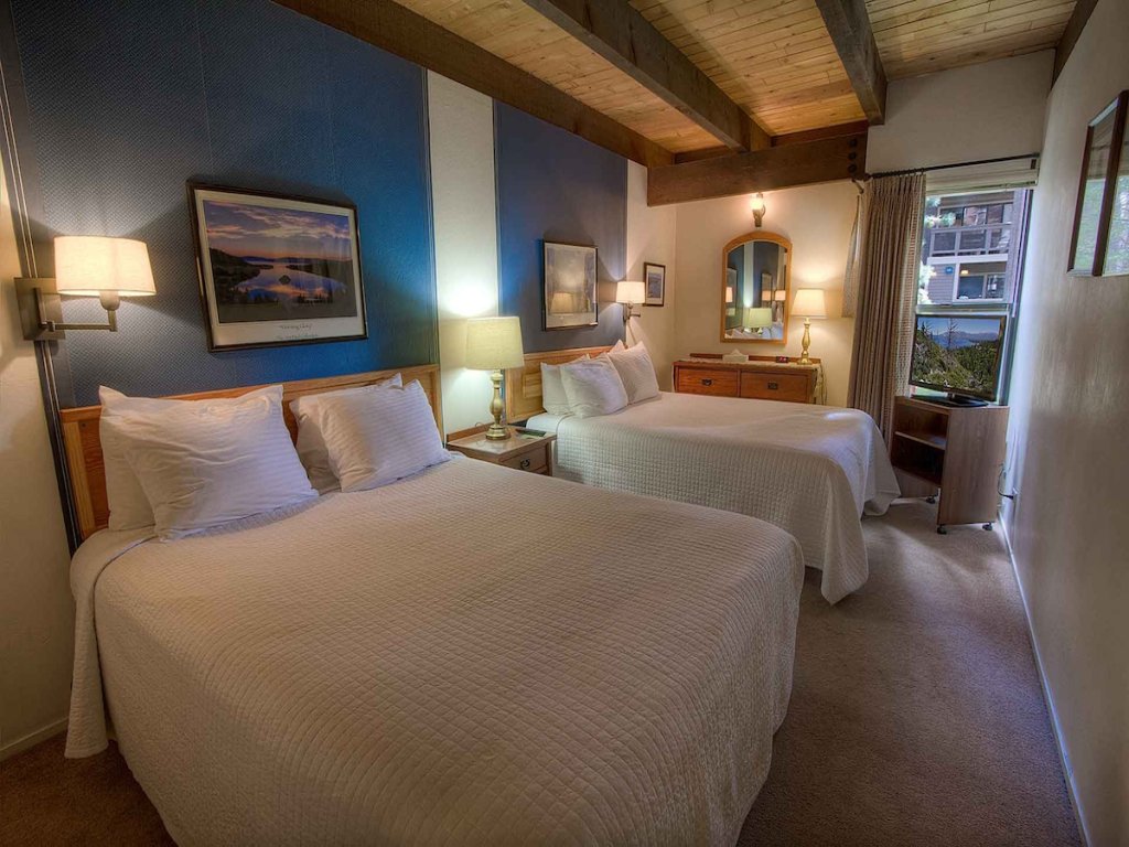 LLC0972 - Bear Lake Hideaway Vacation Rental in California - RedAwning