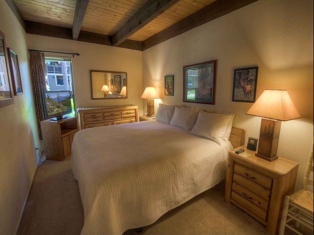 LLC0972 - Bear Lake Hideaway Vacation Rental in California - RedAwning