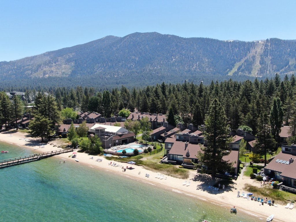 LLC0972 - Bear Lake Hideaway Vacation Rental in California - RedAwning