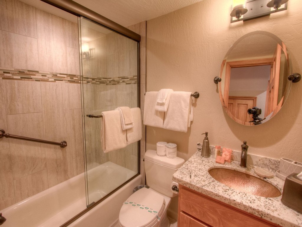 Cozy Bear Lodge Vacation Rental in Incline Village - RedAwning