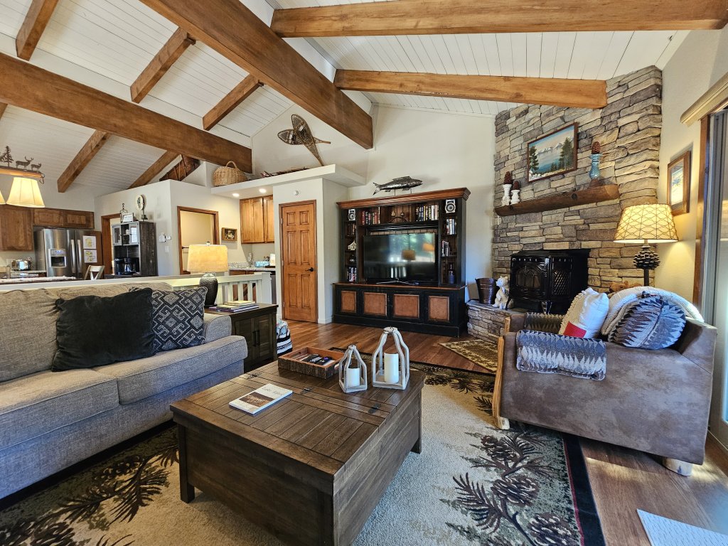 Cozy Bear Lodge Vacation Rental in Incline Village - RedAwning