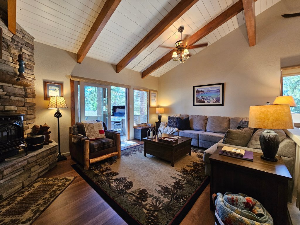 Cozy Bear Lodge Vacation Rental in Incline Village - RedAwning