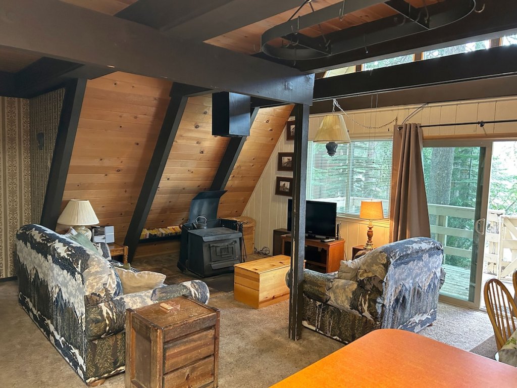 COH0653 - Lodgepole Chalet Vacation Rental in California - RedAwning