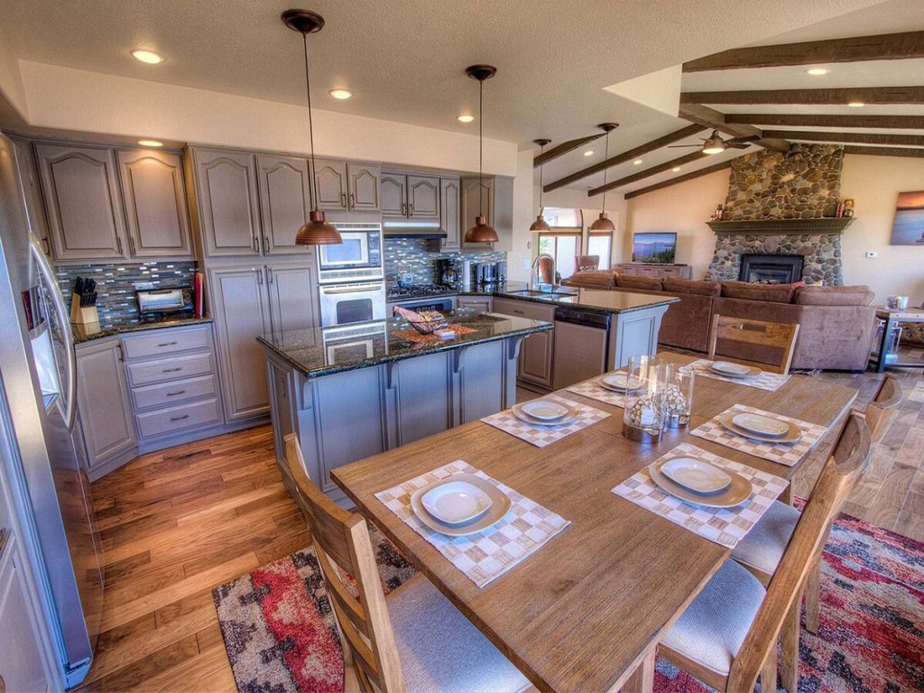 Epiphany    Vacation Rental in California - RedAwning