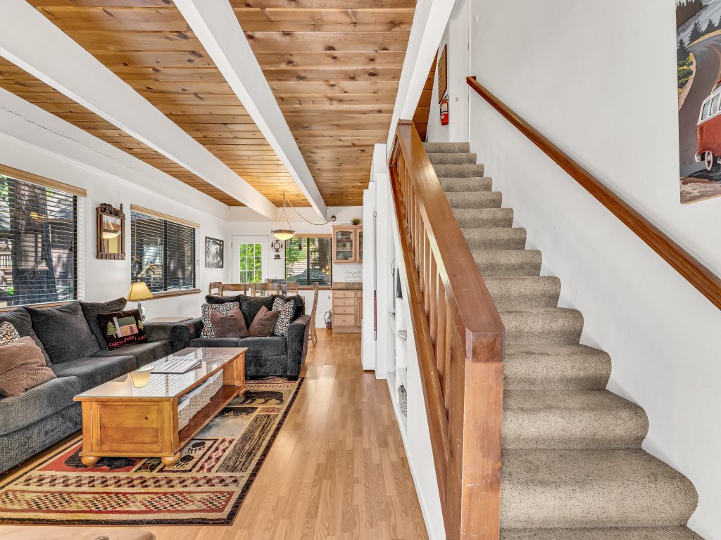 IVH0622 - Cozy Mountain Hideaway Vacation Rental in Incline Village - RedAwning