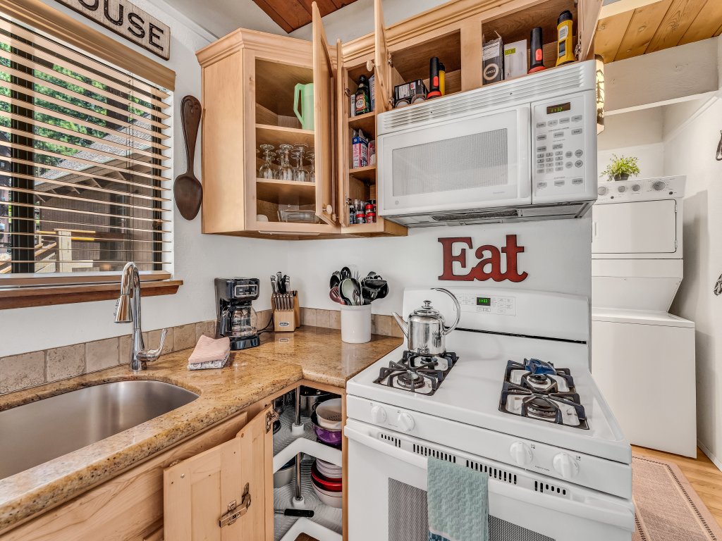 IVH0622 - Cozy Mountain Hideaway Vacation Rental in Incline Village - RedAwning