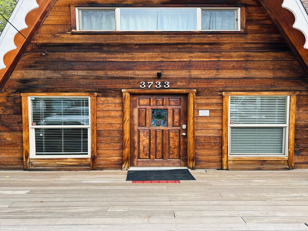 HCH0933 - Tahoe Chalet Vacation Rental in California - RedAwning