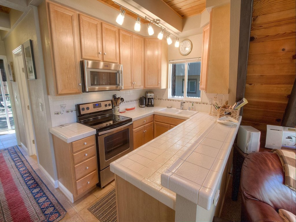 COH0858 - Lone Indian Lodge Vacation Rental in California - RedAwning