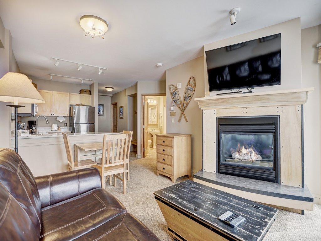 Silver Mill 8260 - 2Br-Walk to Slopes! Kids Ski Free! Vacation Rental in Keystone - RedAwning