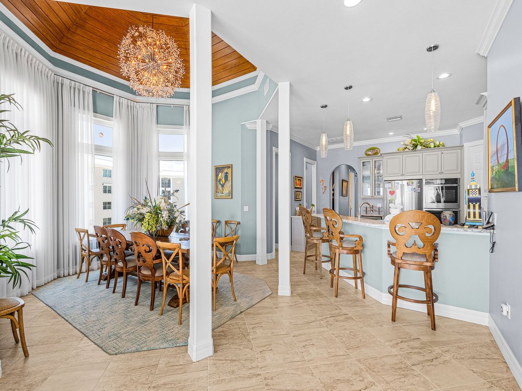 30 Island Girl Oceanfront Luxury: Sunset Views, Pool, Beachfront Vacation Rental in Fort Myers Beach - RedAwning