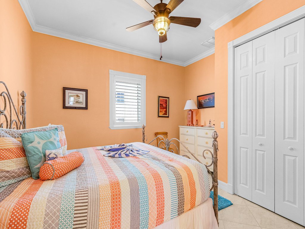 30 Island Girl Oceanfront Luxury: Sunset Views, Pool, Beachfront Vacation Rental in Fort Myers Beach - RedAwning