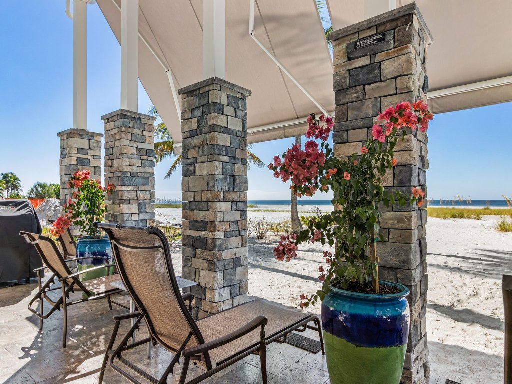 30 Island Girl Oceanfront Luxury: Sunset Views, Pool, Beachfront Vacation Rental in Fort Myers Beach - RedAwning