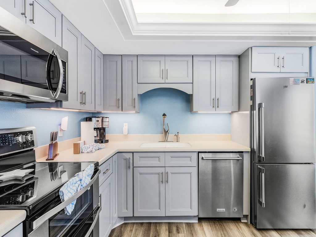 40 Warm Sands North End Retreat: 3BR Beach Front Vacation Rental in Fort Myers Beach - RedAwning