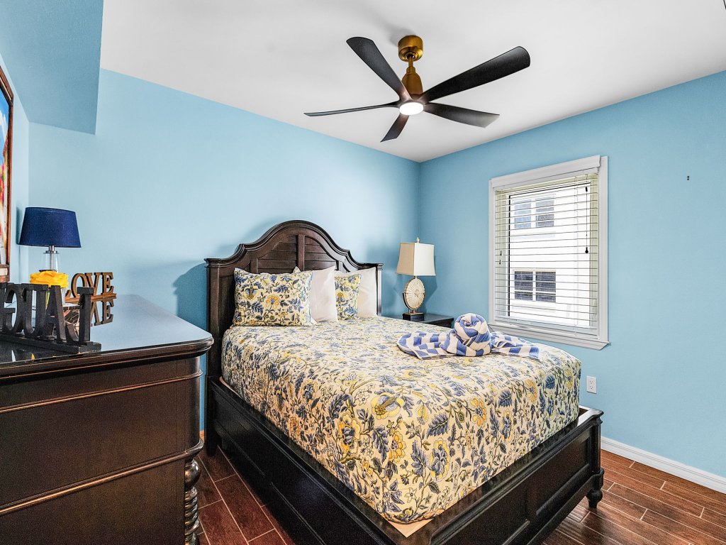 40 Warm Sands North End Retreat: 3BR Beach Front Vacation Rental in Fort Myers Beach - RedAwning