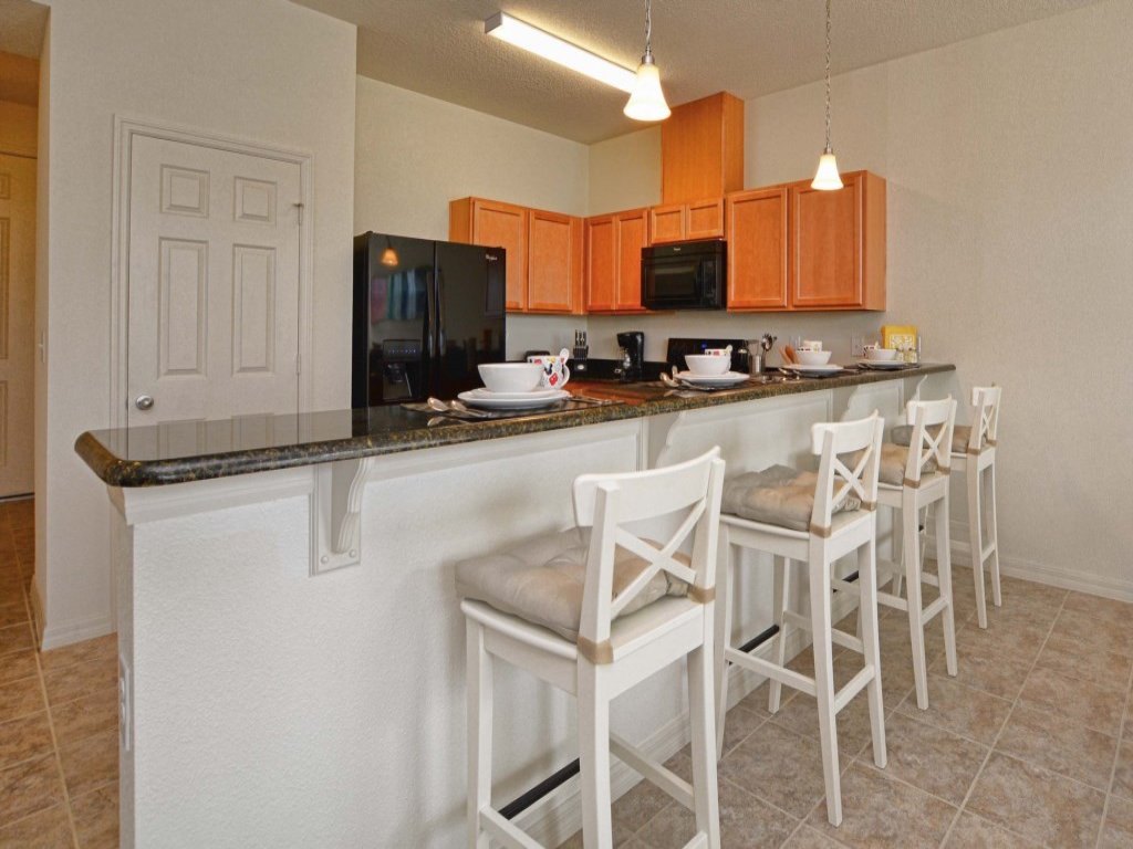 Beautiful Townhome with Lakeview!  Community Pool, Free Wifi, Modern, Great Location!! Vacation Rental in Kissimmee - RedAwning