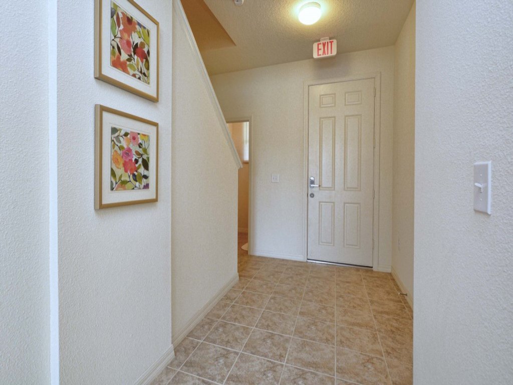 Beautiful Townhome with Lakeview!  Community Pool, Free Wifi, Modern, Great Location!! Vacation Rental in Kissimmee - RedAwning