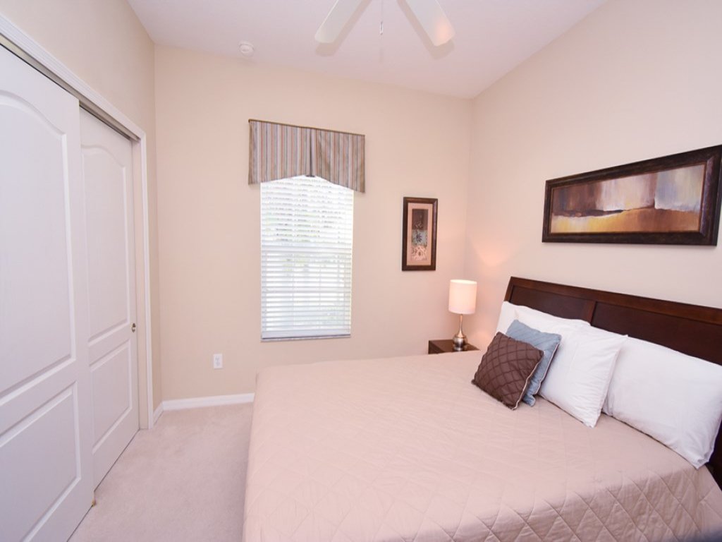 BEAUTIFUL HOUSE, CLOSE TO DISNEY, GATED RESORT COMMUNITY, FREE WIFI!! Vacation Rental in Kissimmee - RedAwning