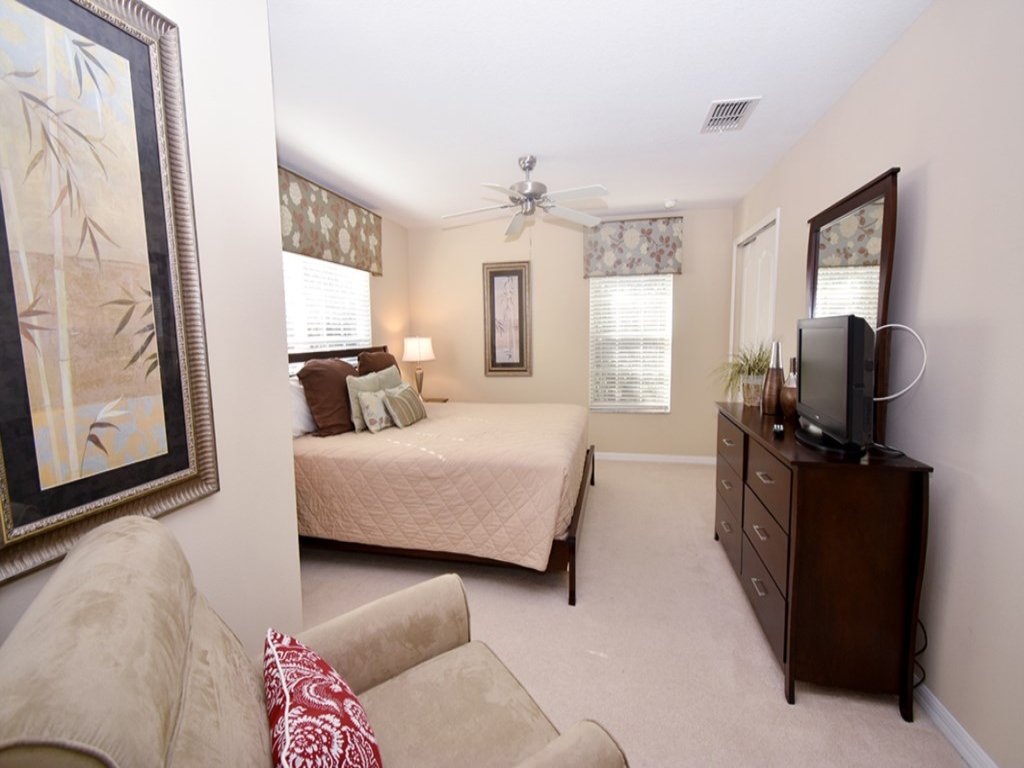 BEAUTIFUL HOUSE, CLOSE TO DISNEY, GATED RESORT COMMUNITY, FREE WIFI!! Vacation Rental in Kissimmee - RedAwning