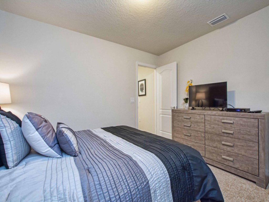 Dog Friendly,Spa,BBQ Grill,Game Room-7043SR Vacation Rental in Davenport - RedAwning