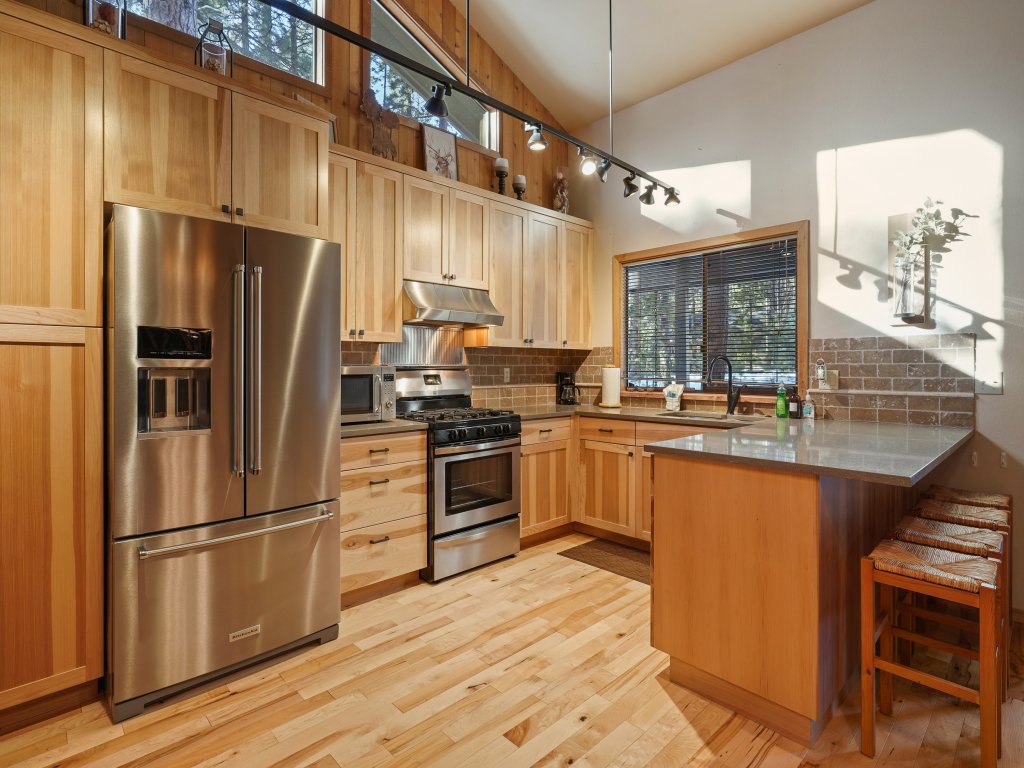 14 Mt Hood Vacation Rental in Sunriver - RedAwning