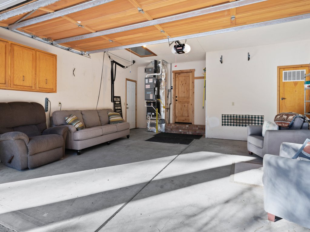 14 Mt Hood Vacation Rental in Sunriver - RedAwning